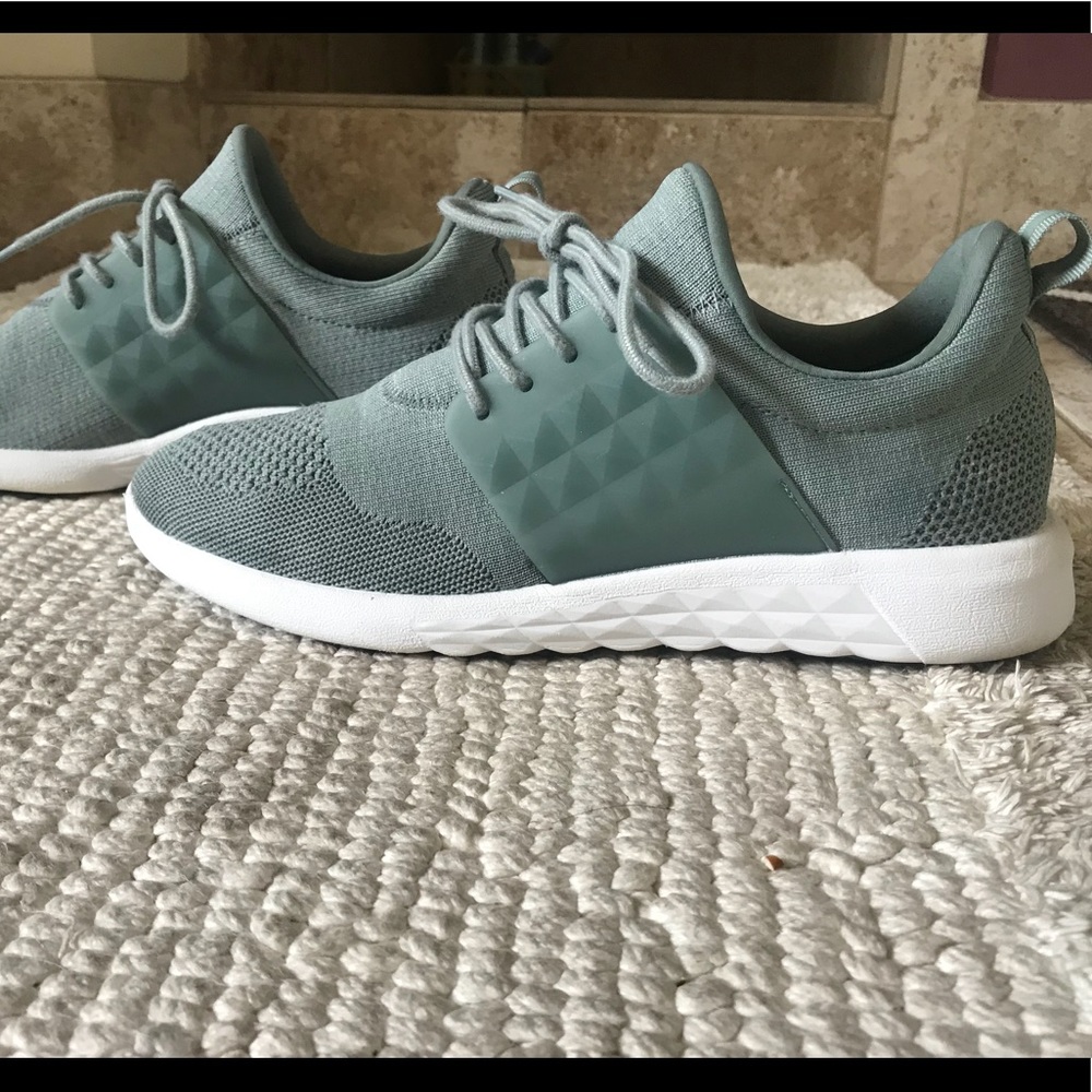 Aldo MX Sneaker medium Green size 7.5